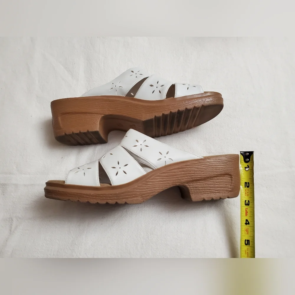 Vintage Y2K Montego Bay Club White Daisy Strappy Block Wedge Sandals Size 9.5